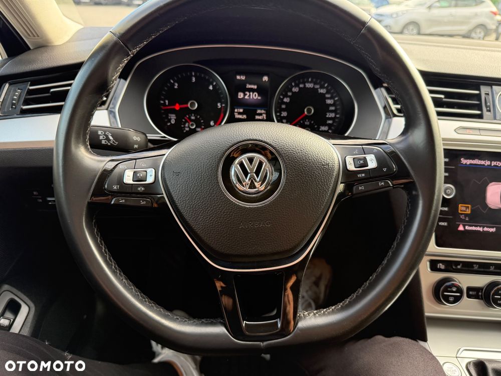 Volkswagen Passat 2.0 TDI SCR Comfortline - 26