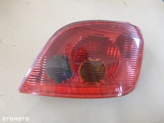 LAMPA PRAWY TYŁ PRAWA TYLNA PEUGEOT 307 HB 01-05 - 10