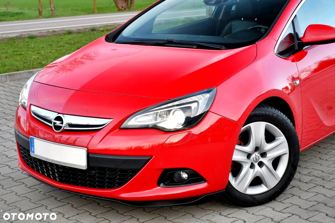 Opel Astra III GTC 1.6 T Cosmo - 14