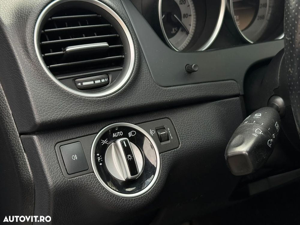 Mercedes-Benz C 180 T CGI BlueEFFICIENCY - 35