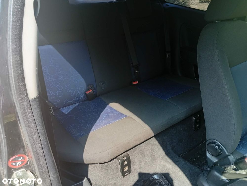 Ford Fiesta 1.3 Ambiente - 12