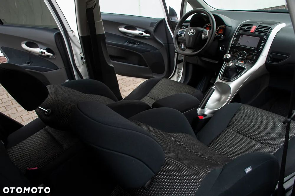 Toyota Auris 1.6 Executive - 26