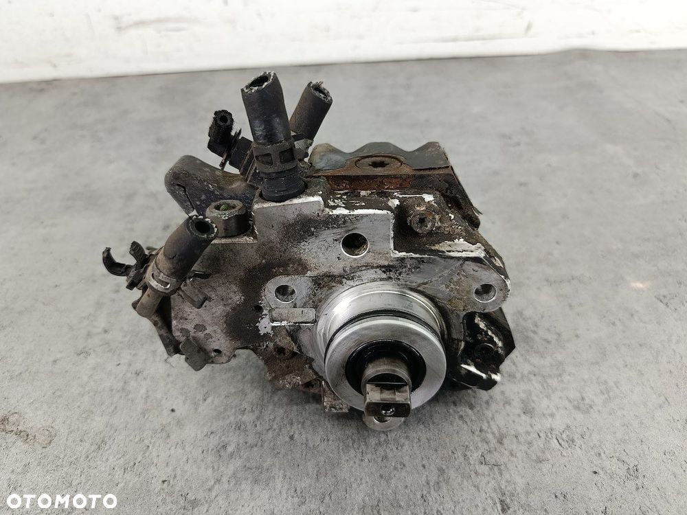 POMPA WTRYSKOWA TOYOTA YARIS VERSO 22100-33010 0445010047  BOSCH 1.4 D-4D - 1