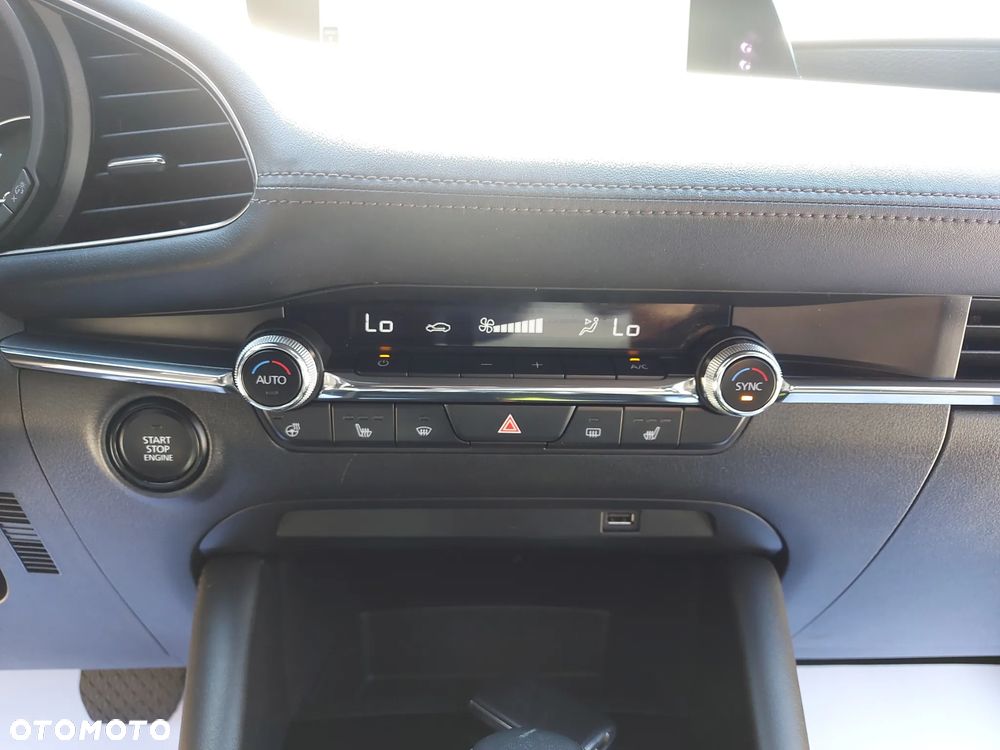 Mazda 3 e-SKYACTIV-G 150 M HYBRID DRIVE EXCLUSIVE-LINE - 27