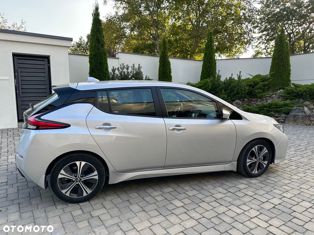 Nissan Leaf - 2