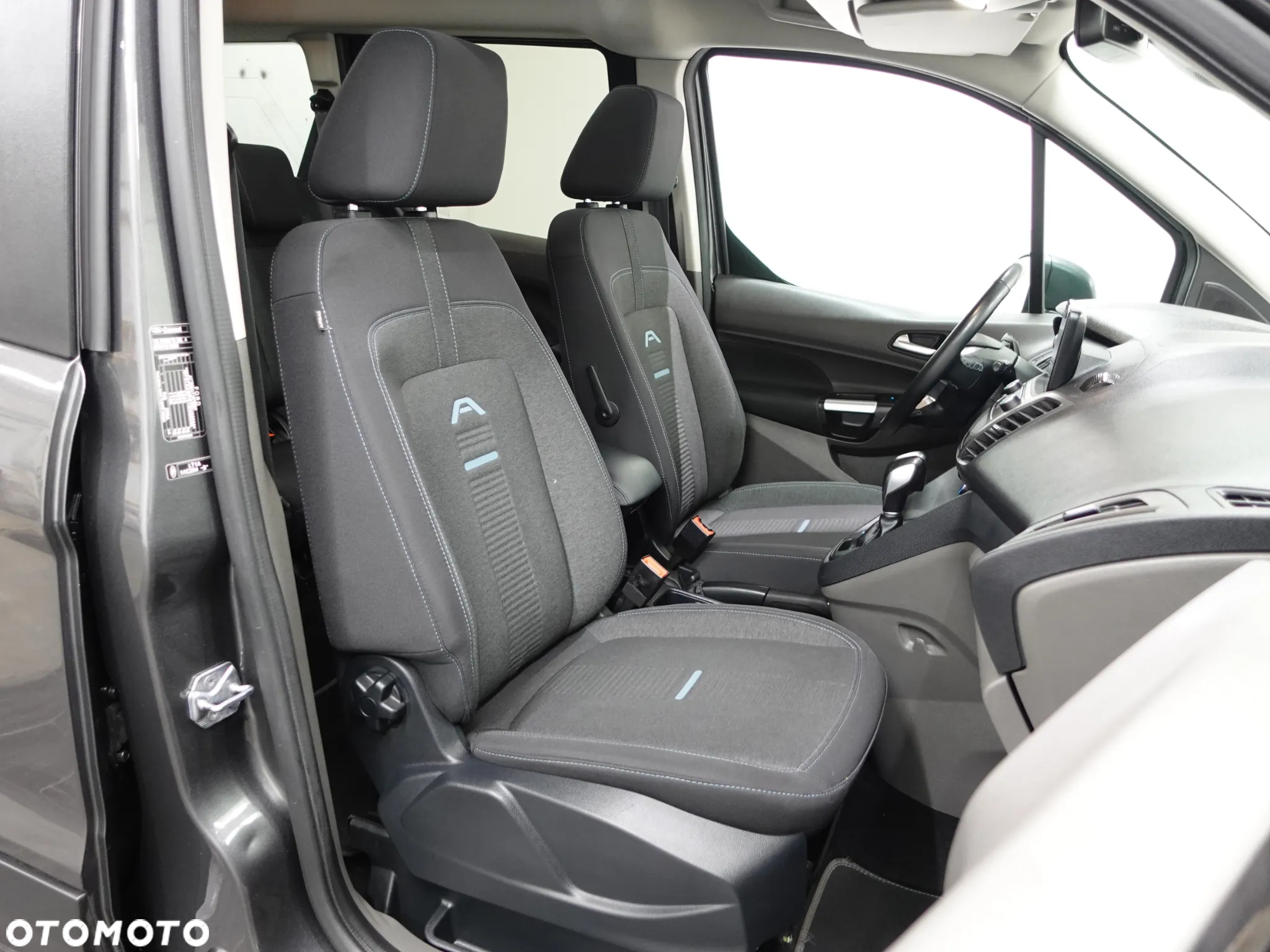 Ford Tourneo Connect 1.5 EcoBlue Start-Stop Active - 29
