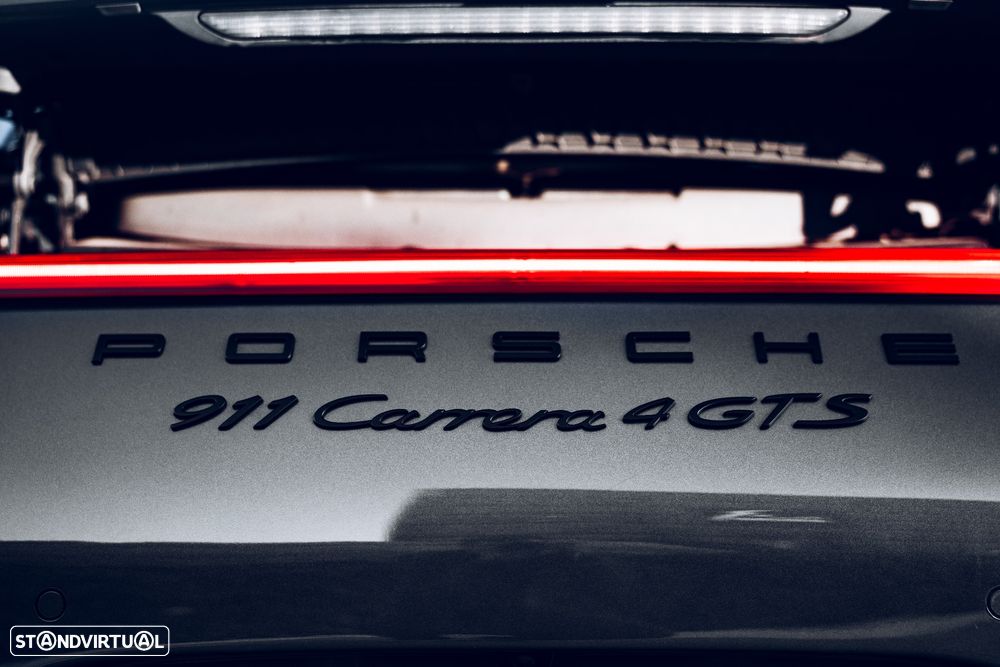 Porsche 911 Série F - 17
