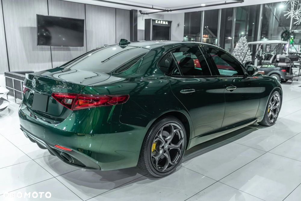 Alfa Romeo Giulia 2.0 Turbo 16V AT8-Q4 Veloce - 7