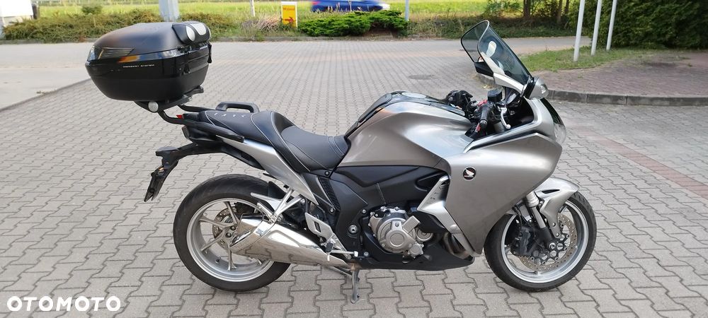 Honda VFR - 5