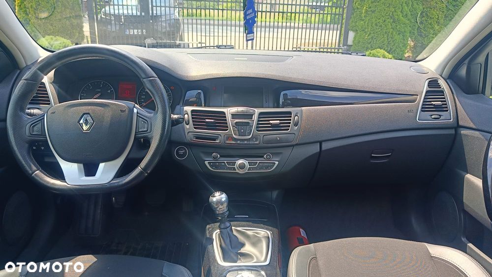 Renault Laguna dCi 110 FAP Bose Edition - 6