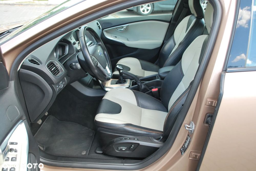 Volvo V40 Cross Country D4 Summum - 18