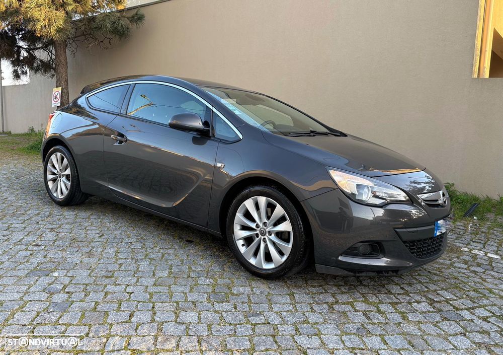 Opel Astra GTC - 25