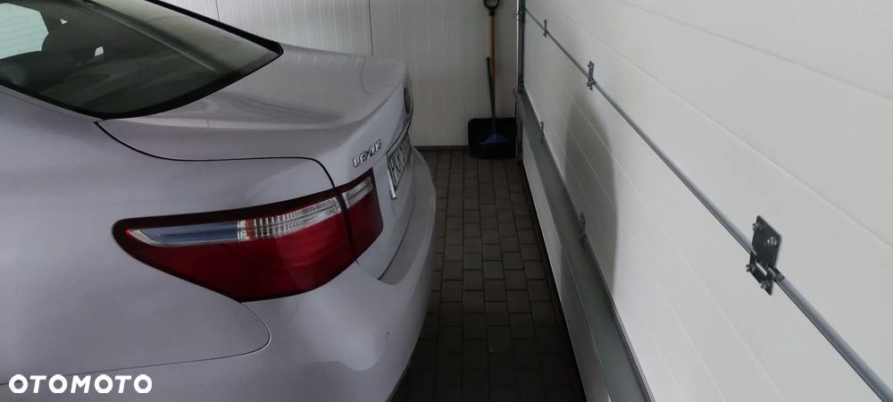 Lexus LS - 15