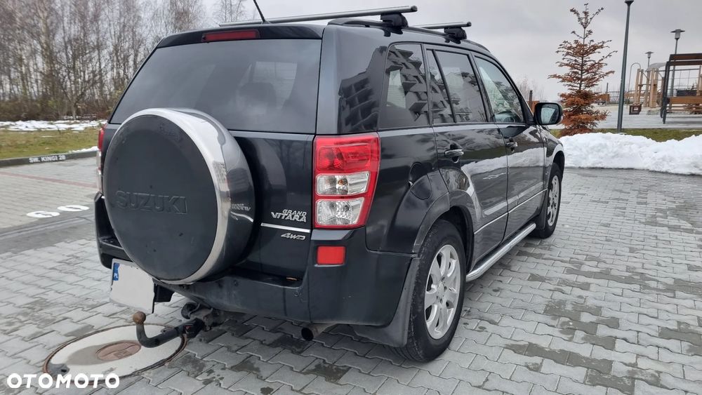 Suzuki Grand Vitara 2.7 V6 - 7