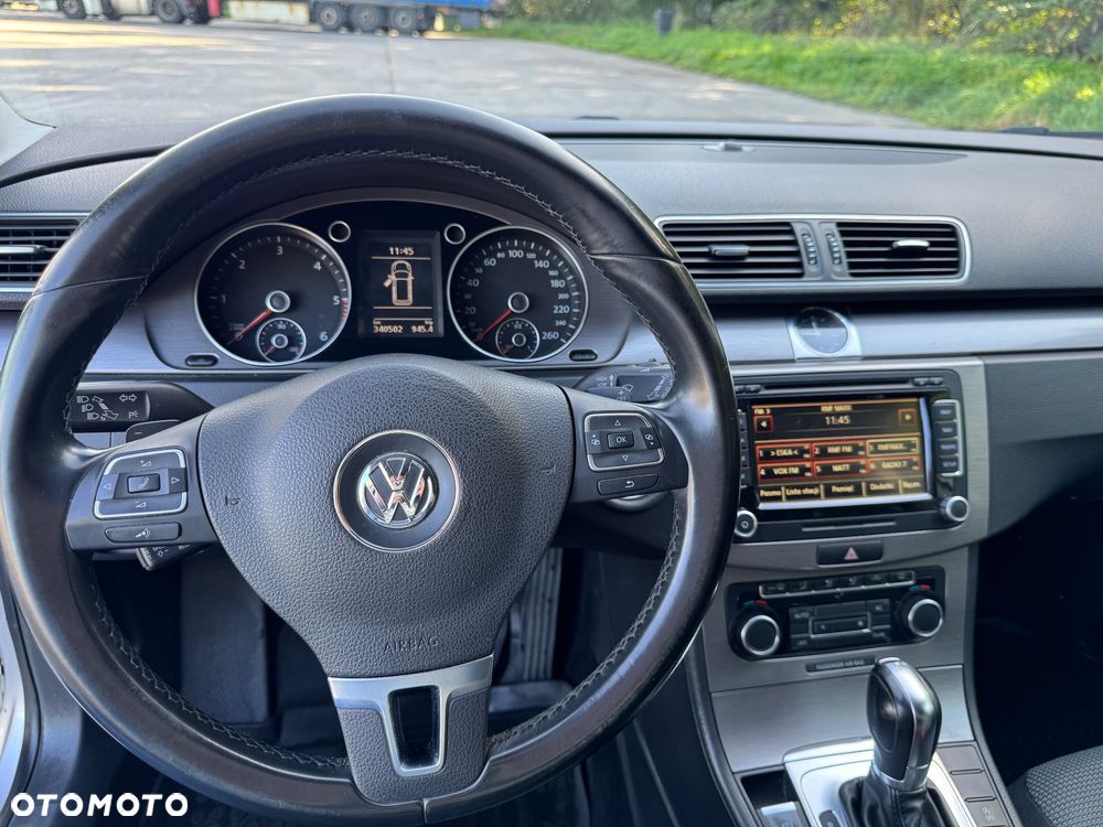 Volkswagen Passat - 14