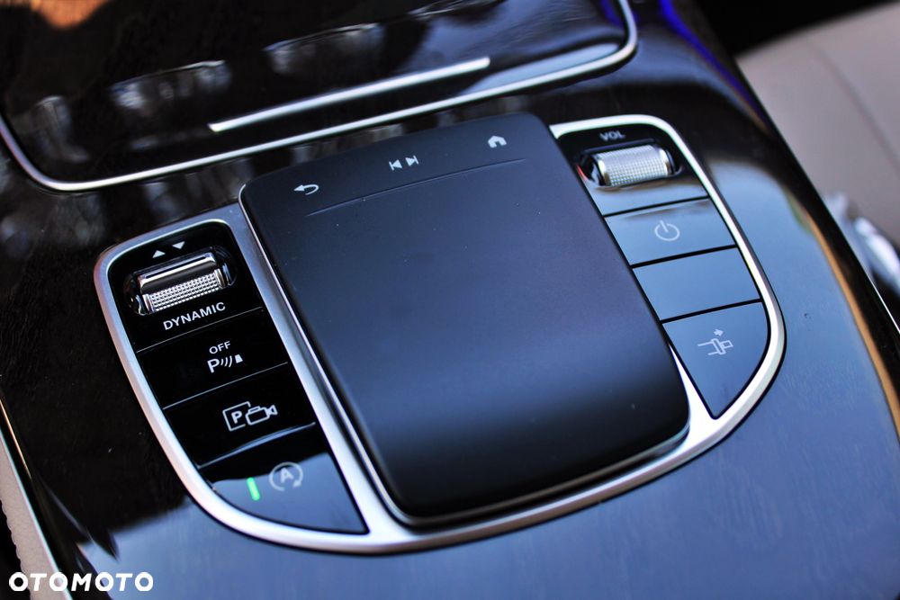 Mercedes-Benz Klasa E 220 d Coupe 4-Matic AMG - 24