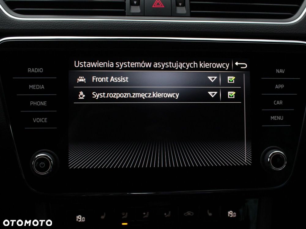 Skoda Superb 1.5 TSI Ambition DSG - 28