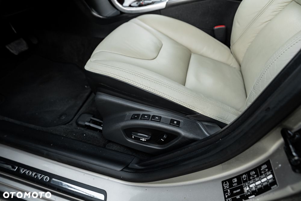 Volvo V60 T5 Momentum - 17