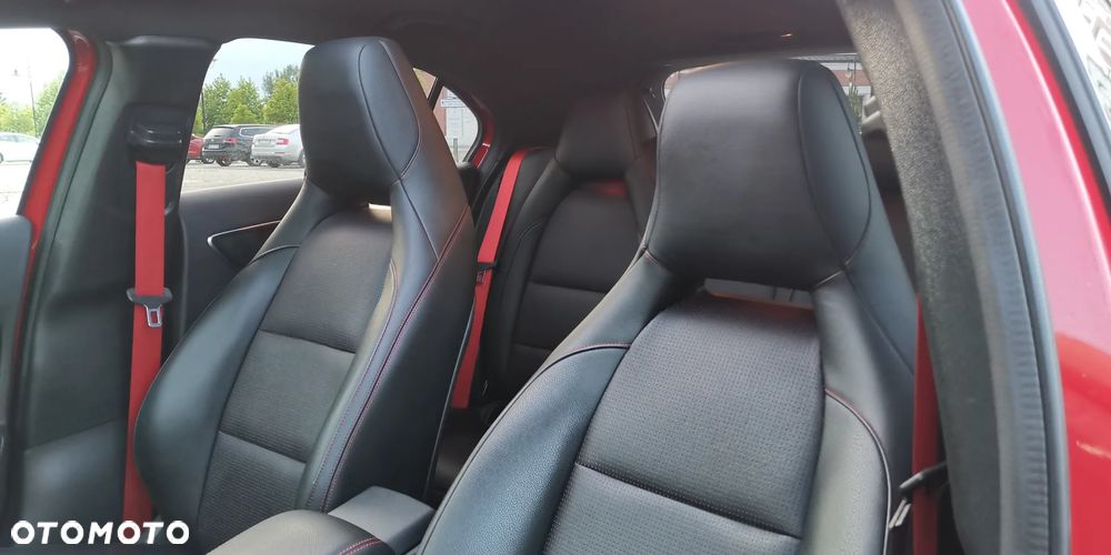 Mercedes-Benz Klasa A 220 4Matic 7G-DCT AMG Line - 24