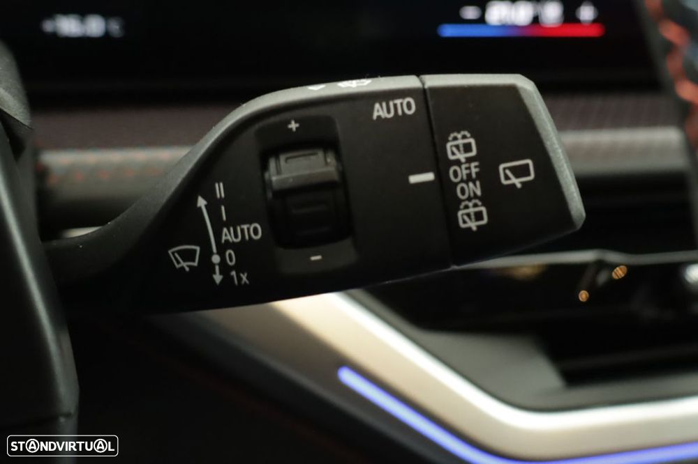 BMW XM Label Red - 19