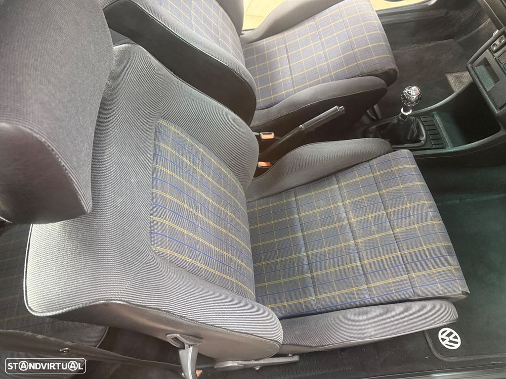 VW Golf 1.8 GTI 16V - 21