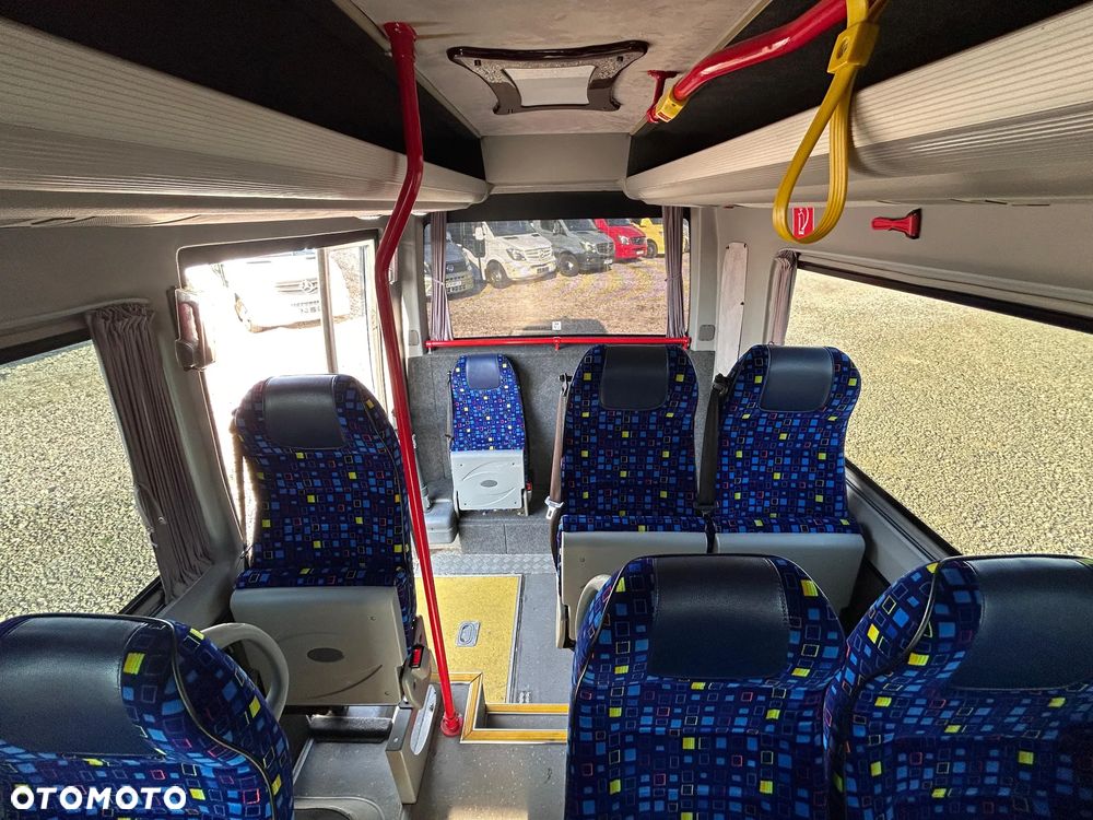 Mercedes-Benz Sprinter 519 - 18