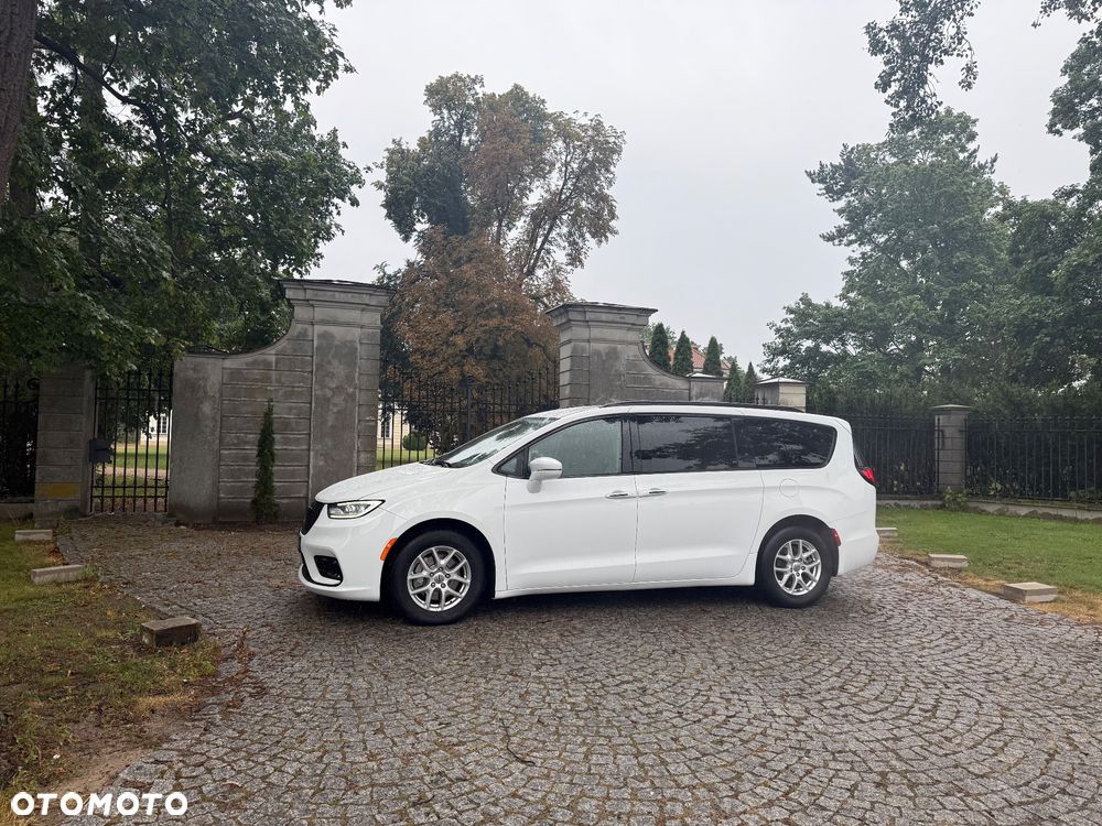 Chrysler Pacifica - 26