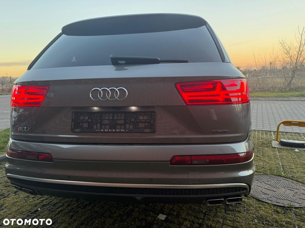 Audi Q7 - 10