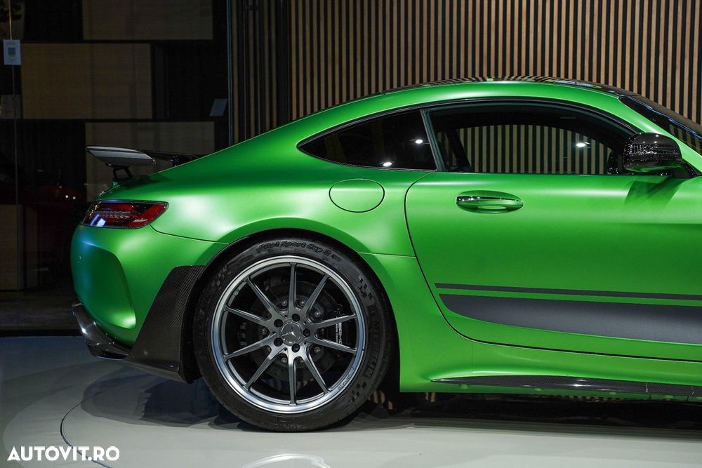 Mercedes-Benz AMG GT R - 14