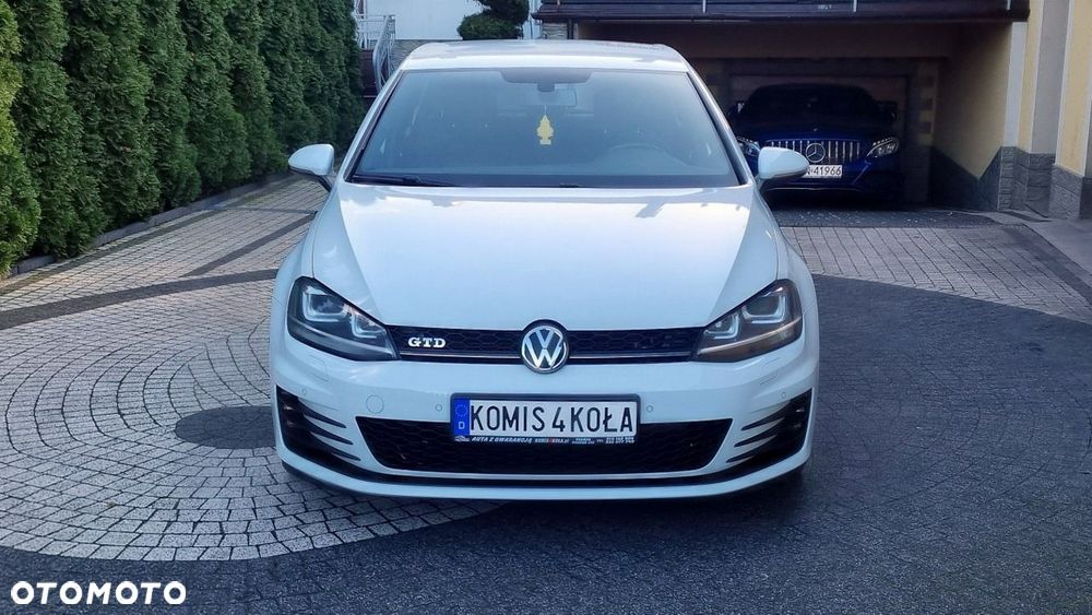 Volkswagen Golf - 10