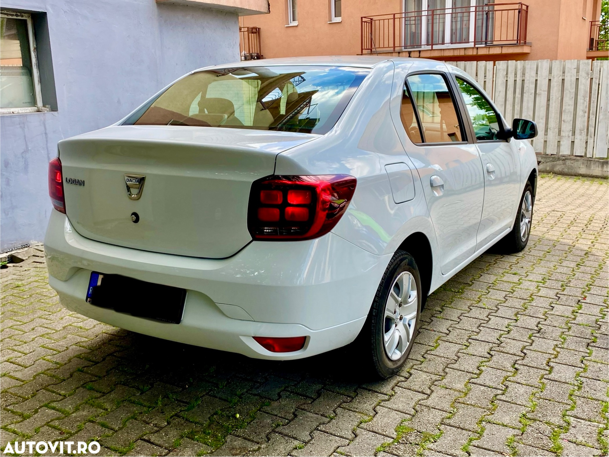 Dacia Logan 1.5 Blue dCi Laureate - 3
