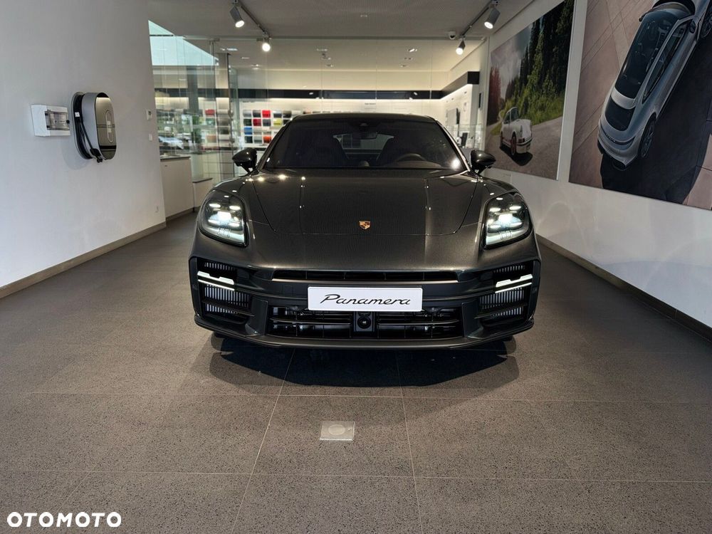 Porsche Panamera - 4