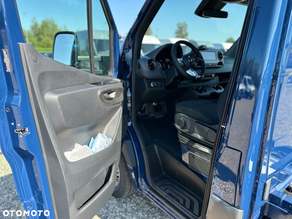 Mercedes-Benz Sprinter - 9