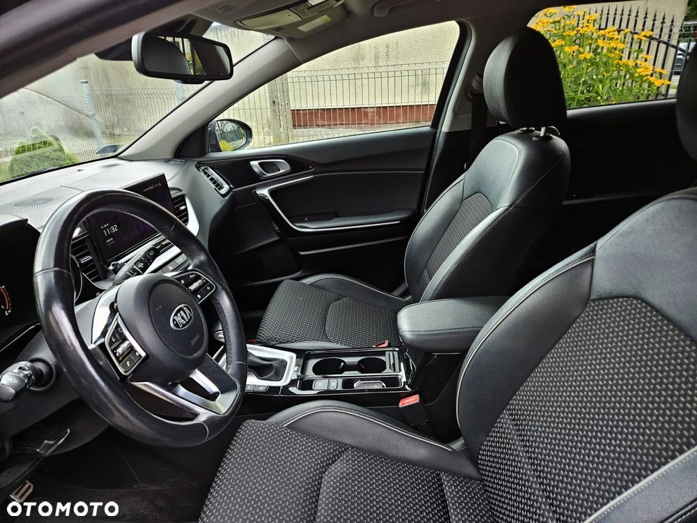 Kia Ceed 1.6 CRDi mHEV Business Line DCT - 15