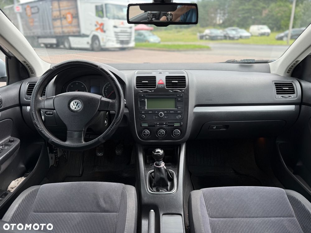 Volkswagen Jetta - 21