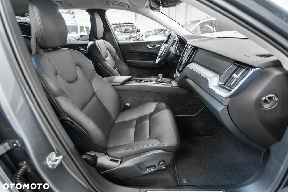 Volvo XC 60 B4 D AWD Geartronic Momentum - 33