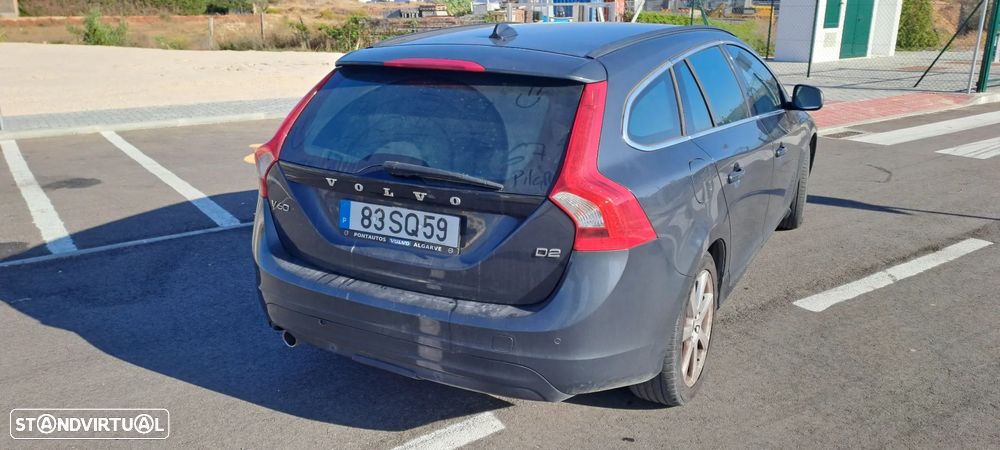 Volvo V60 2.0 D2 Momentum - 5