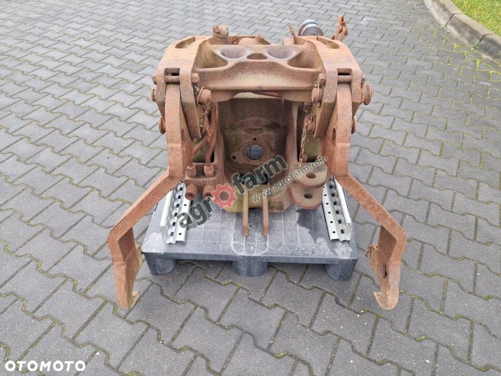 TUZ, przedni podnośnik, Case Puma 145 - 2