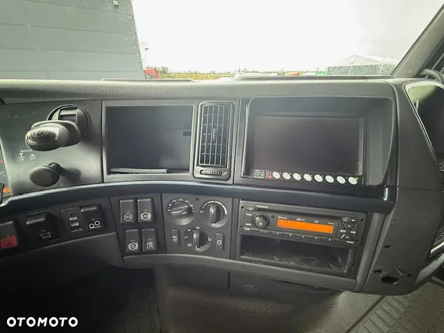Volvo FH 540 8x2 + przyczepa LAG - zestaw do kontenerów - 11
