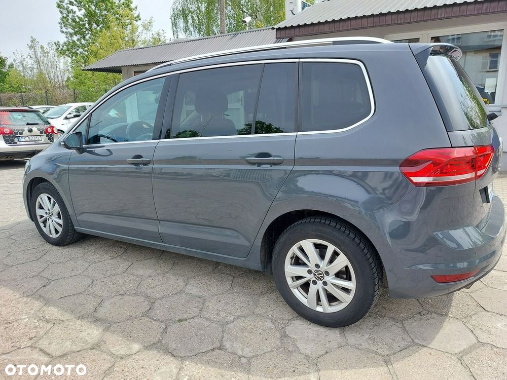 Volkswagen Touran - 5