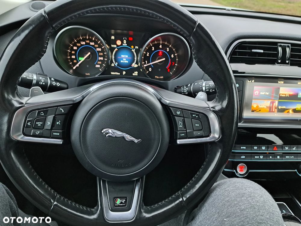 Jaguar F-Pace 2.0 i4P AWD R-Sport - 24