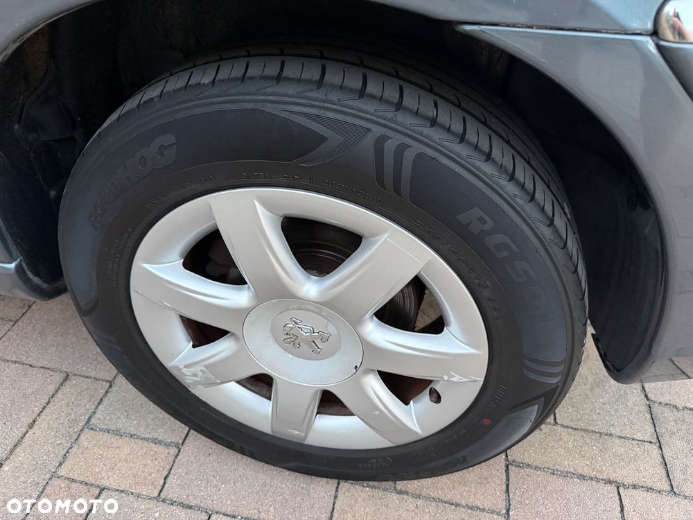 Peugeot 807 HDi 135 Allure - 27