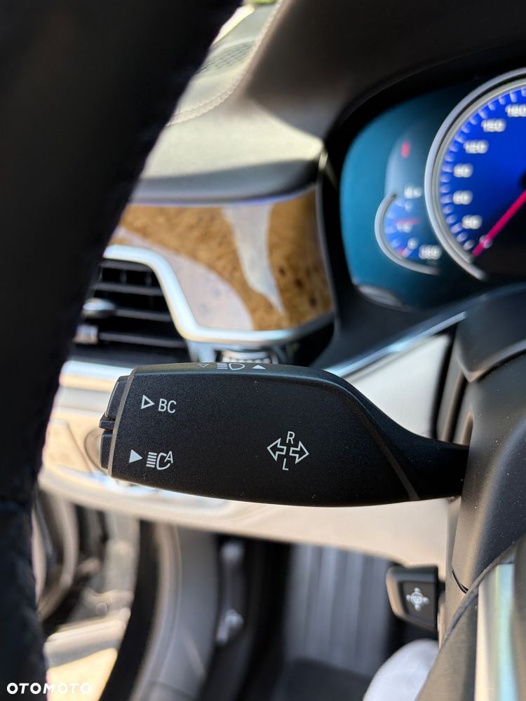 BMW Seria 7 740Li - 19