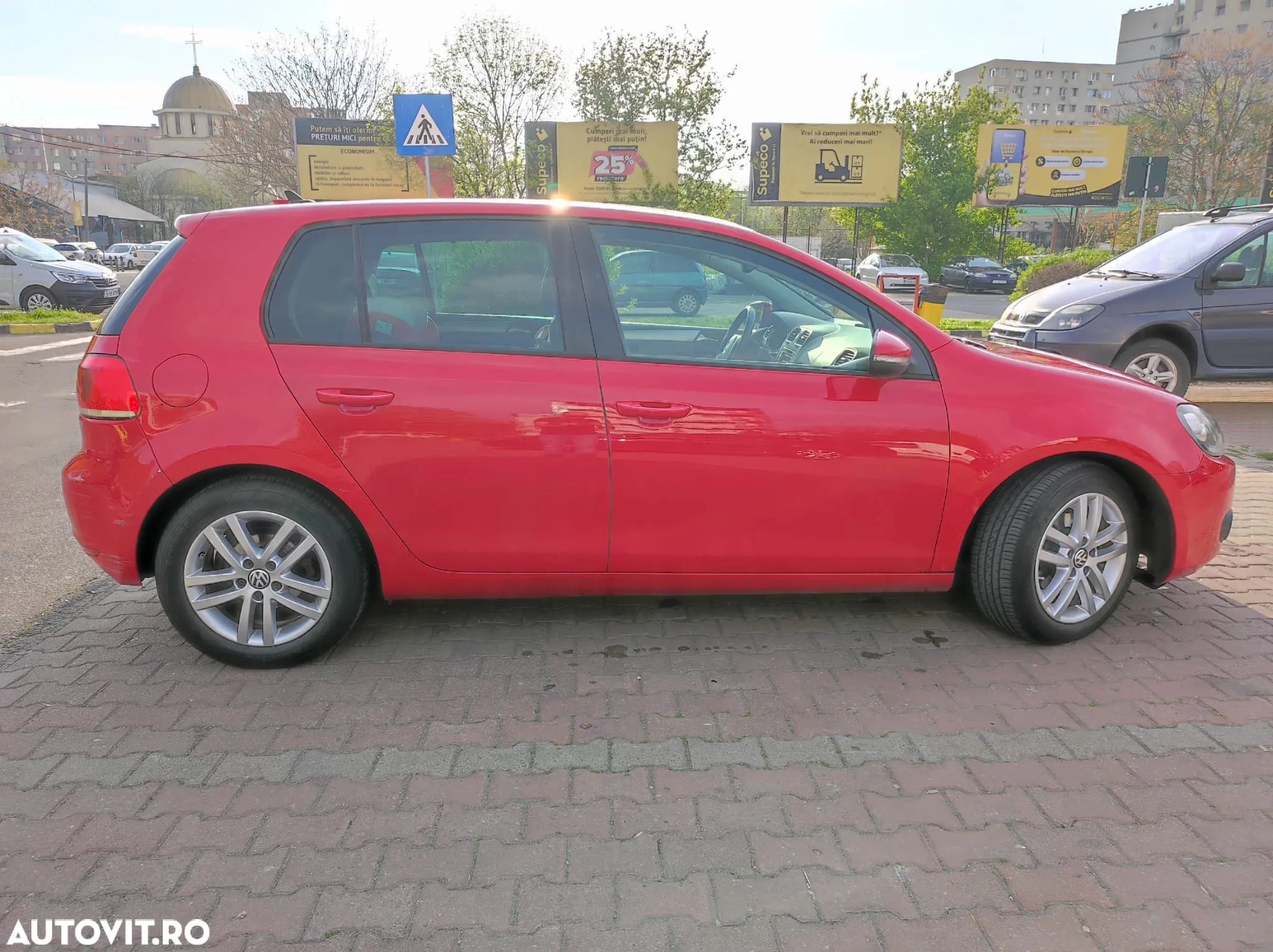 Volkswagen Golf 1.6 TDI DPF Highline - 3