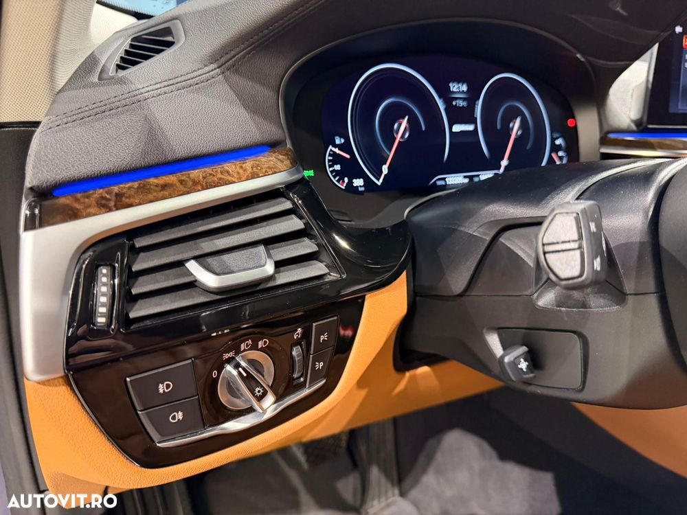 BMW Seria 5 530e Aut. Luxury Line - 23