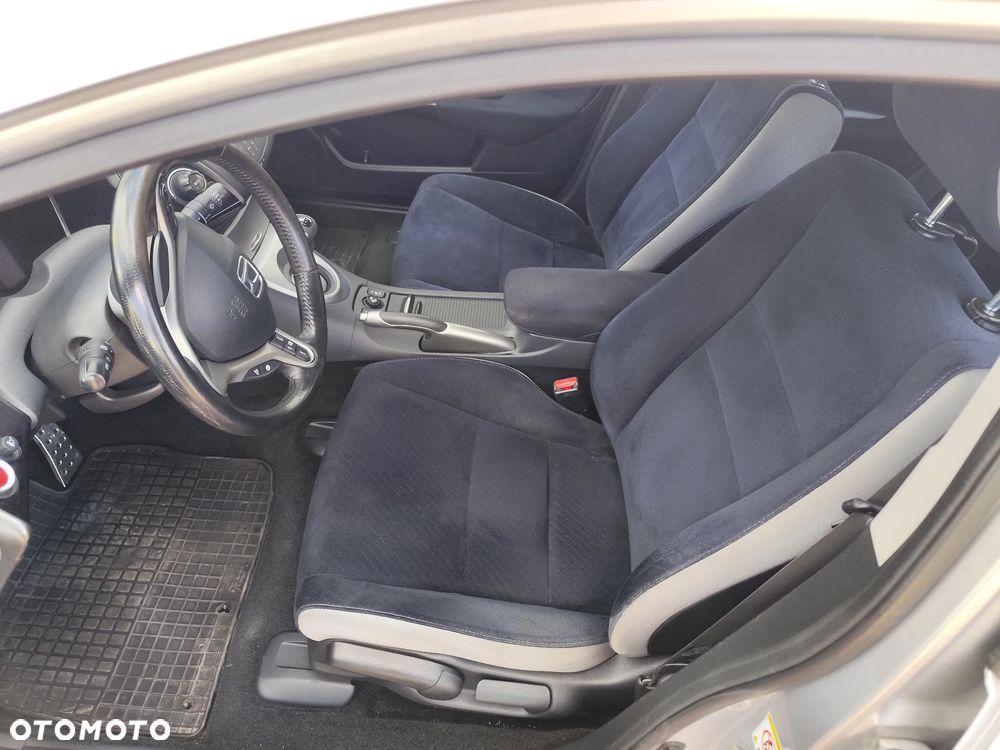 Honda Civic 1.8 Executive - 9