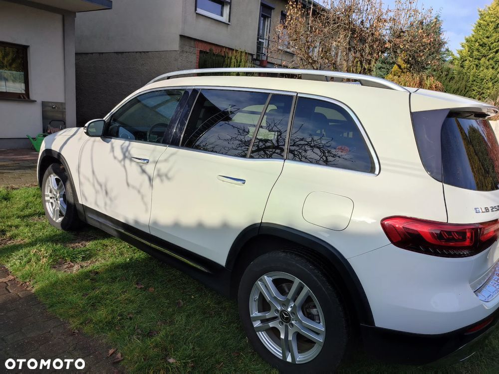 Mercedes-Benz GLB 250 4-Matic 8G-DCT - 8
