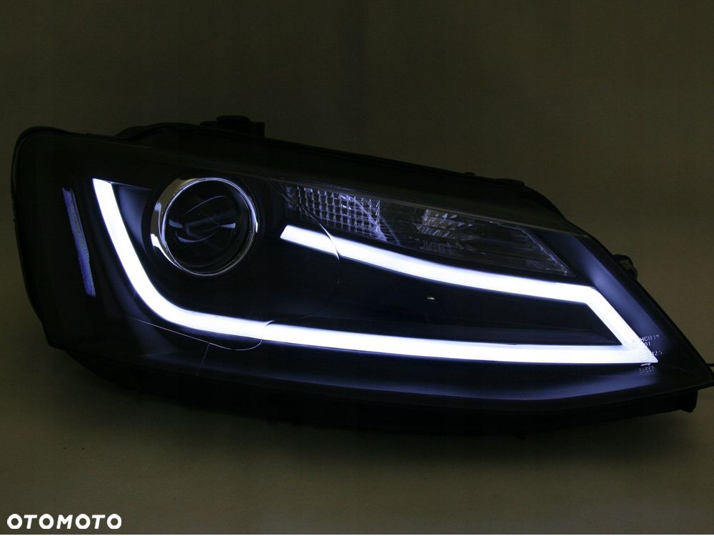Reflektory Lampy kpl Day line light LED Neon Tuning VW JETTA 5C VI 6 10-18 - 2