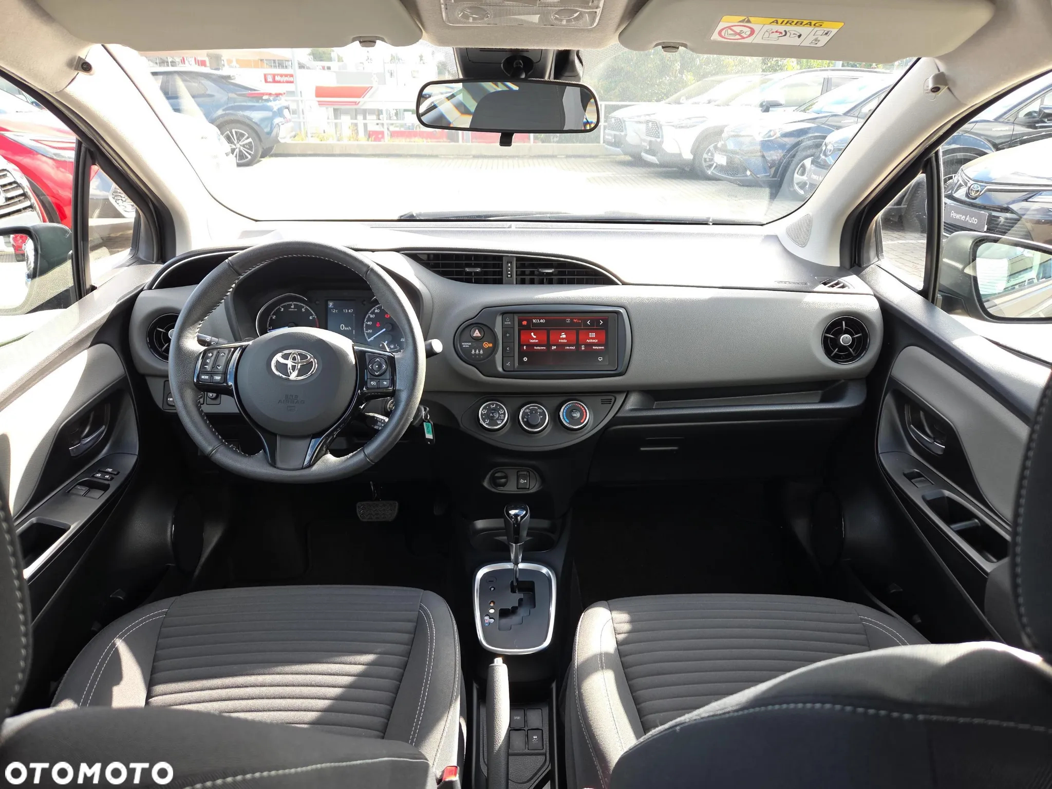 Toyota Yaris 1.5 Premium CVT - 23