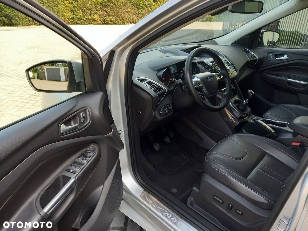 Ford Kuga 2.0 TDCi 2x4 Titanium - 25